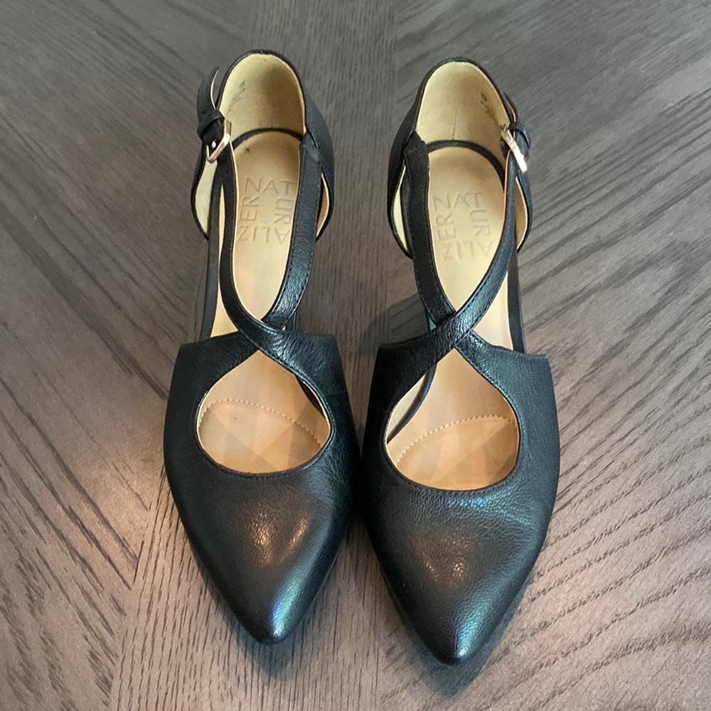 Naturalizer Women's Okira dress Pump 6M